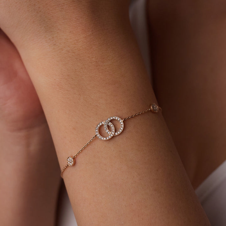 Intertwined Double Circle Diamond Bracelet for Mother Gift