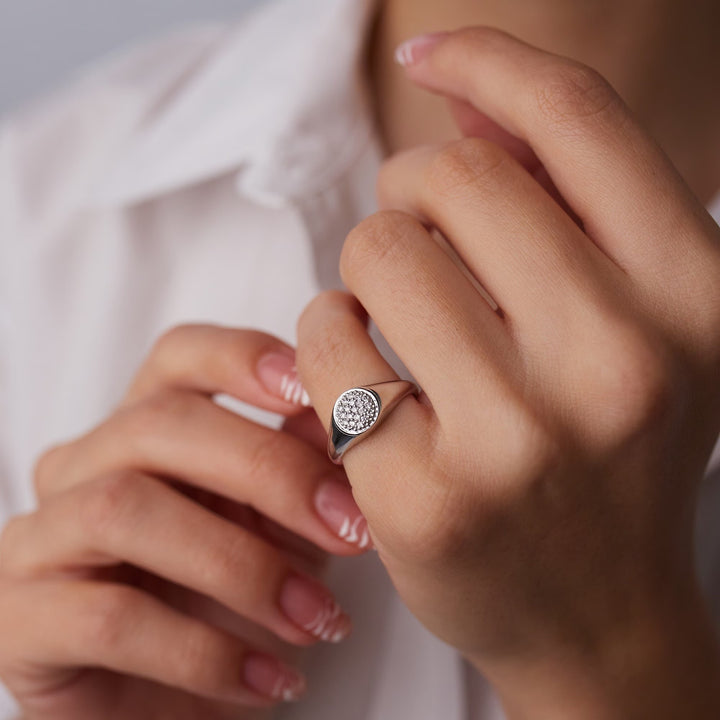 Round Cut Moissanite Diamond Signet Ring for Women