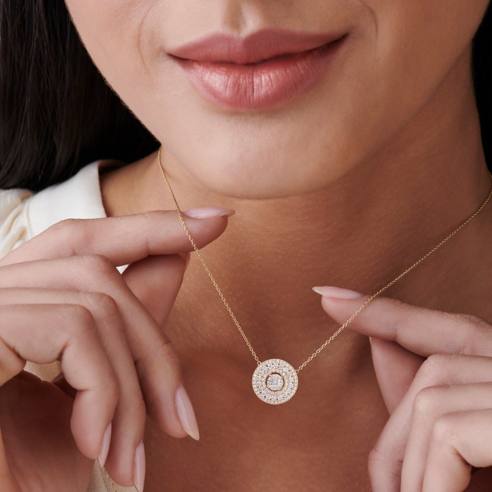 Round Cut Diamond Circle Pendant Necklace for Women