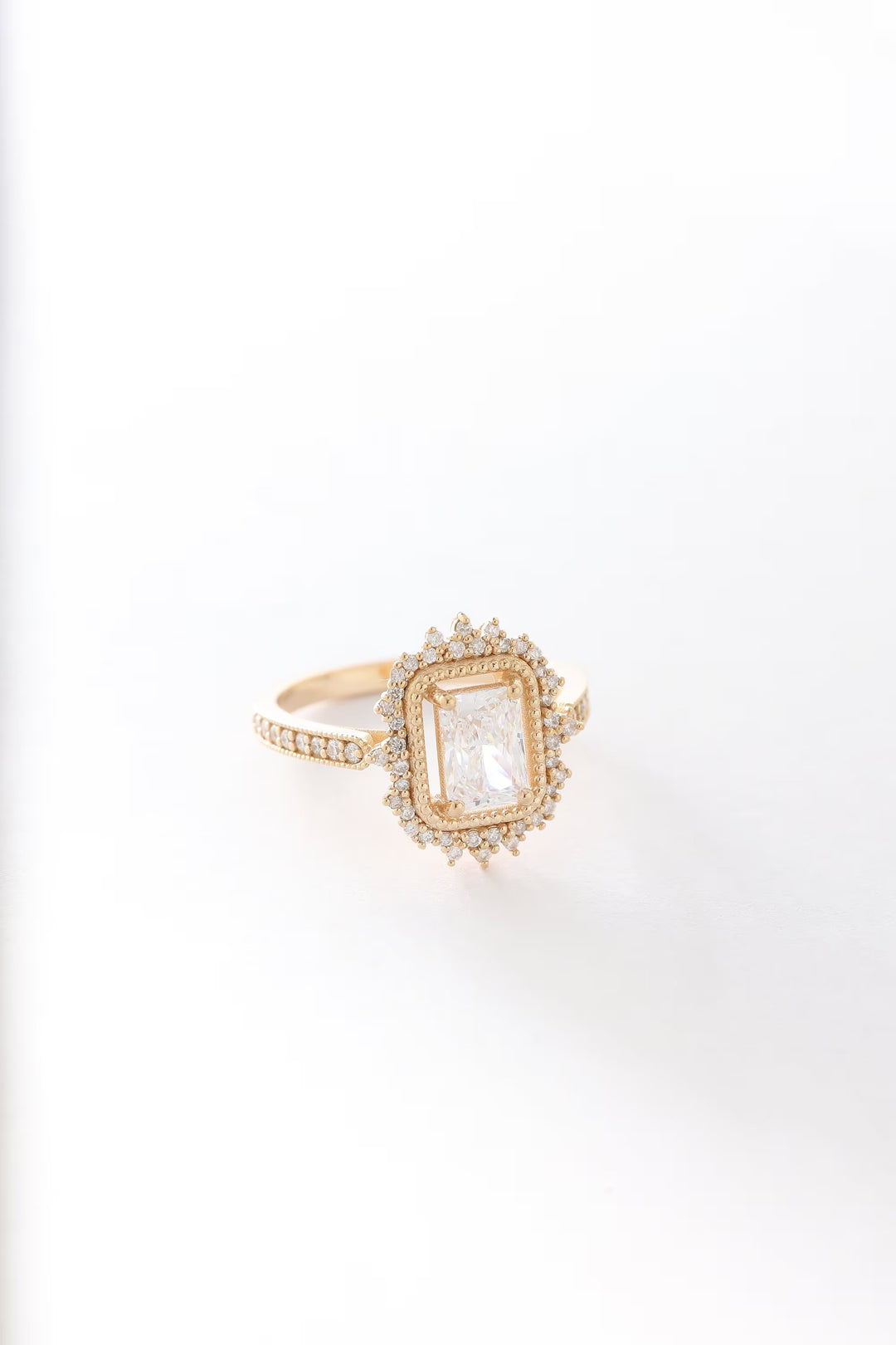 Radiant Cut Diamond Vintage Engagement Ring for Women