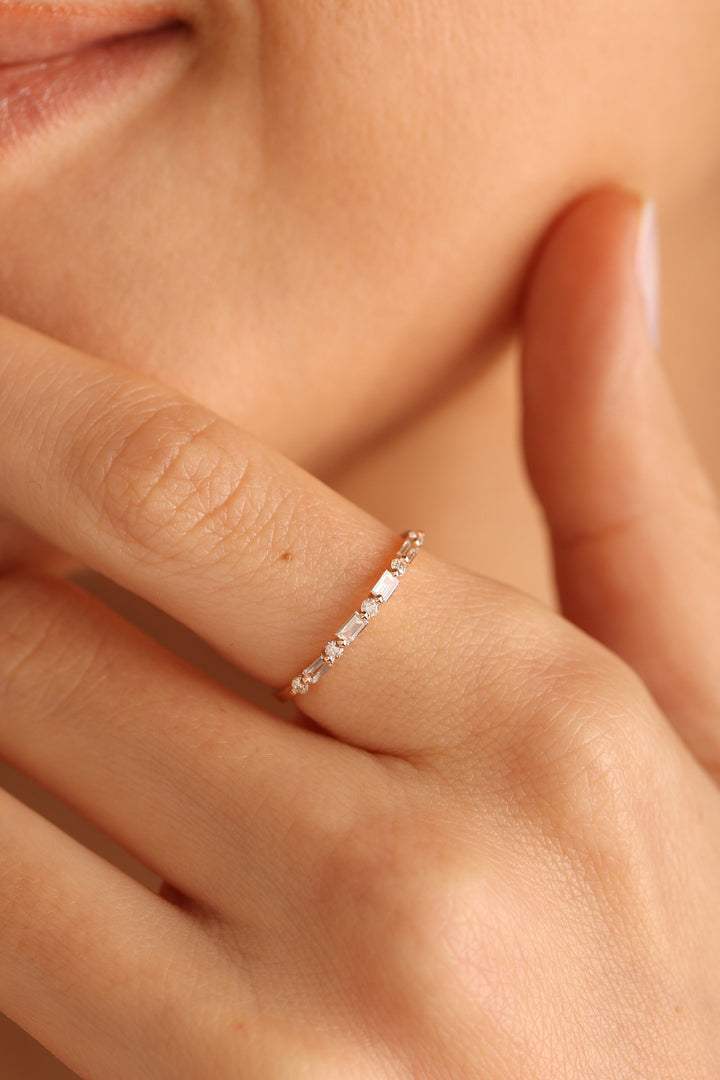 Round & Baguette Cut Diamond Wedding Ring for Her