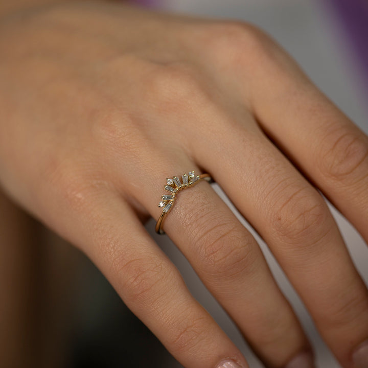 Baguette & Round Cut Diamond Curved Ring for Birthday Gifts