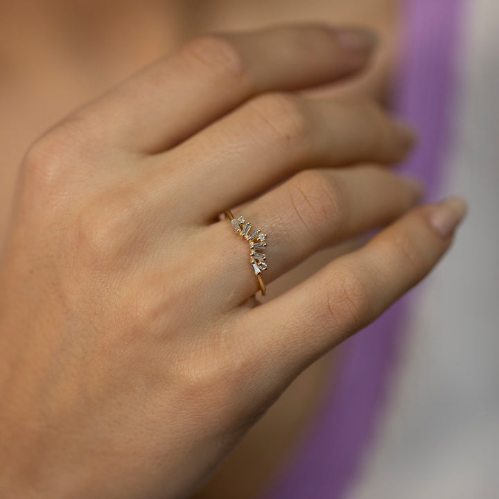 Baguette & Round Cut Diamond Curved Ring for Birthday Gifts