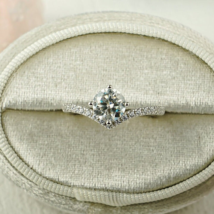 1.50CT-2.50CT Round Cut Moissanite Diamond Pave Engagement Ring