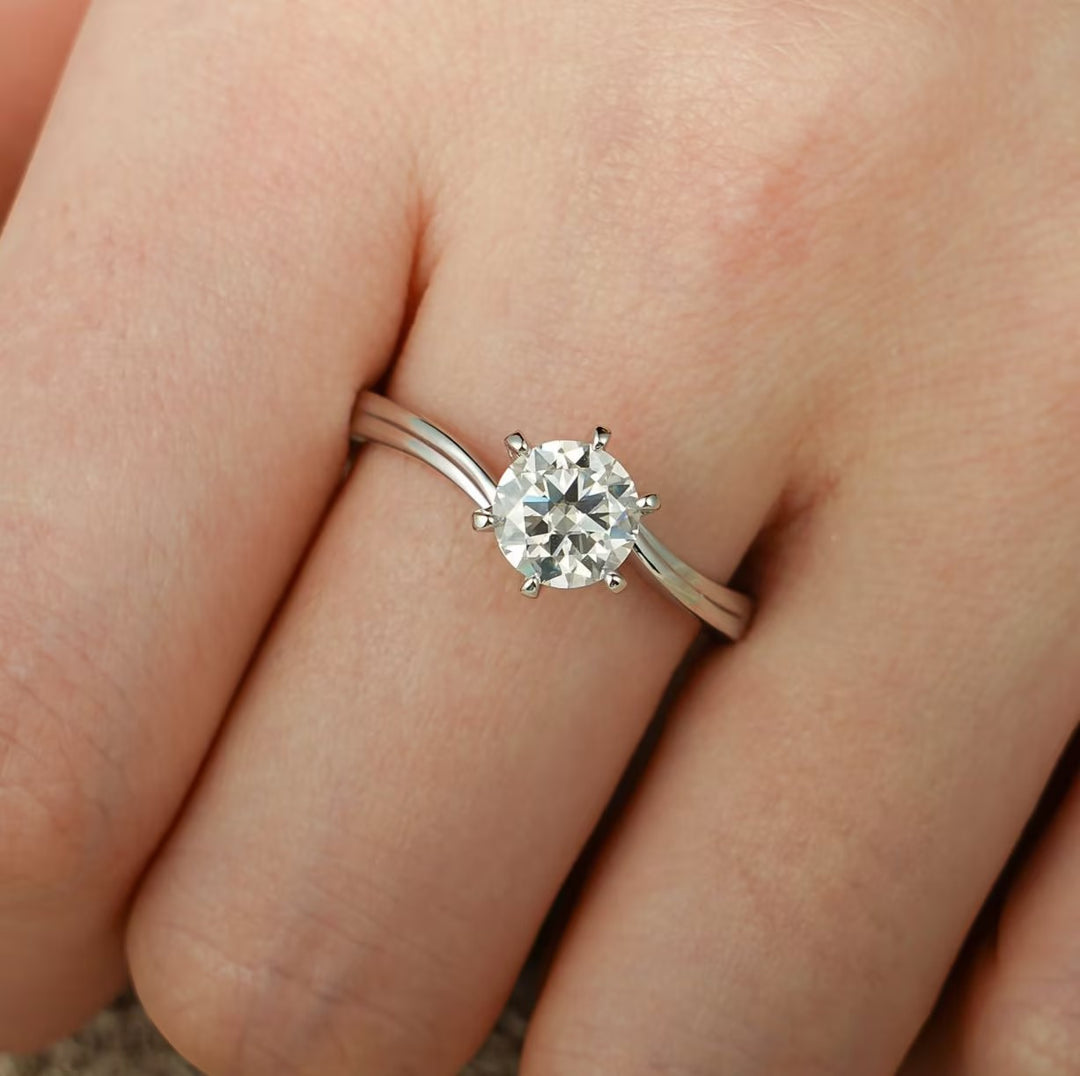 1.0CT-2.0CT Round Cut Solitaire Moissanite Diamond Engagement Ring