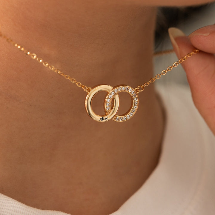 Round Cut Diamond Interlocking Circle Necklace for Her