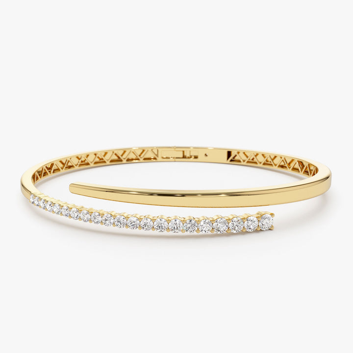 Round Cut Diamond Bracelet Bangle in 14K Gold