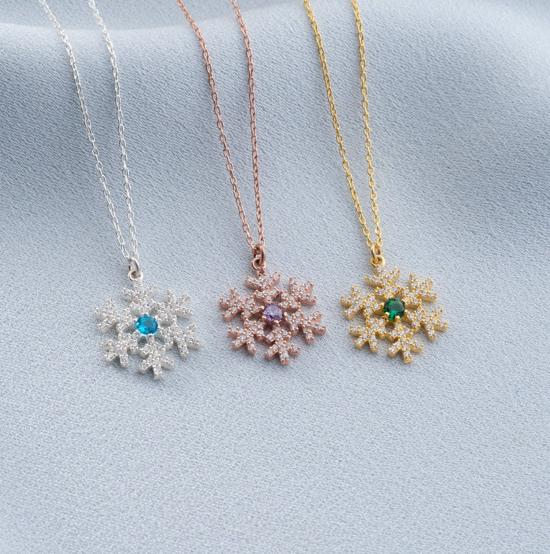 Round Cut Diamond Sparkly Snowflake Necklace for Christmas Gift