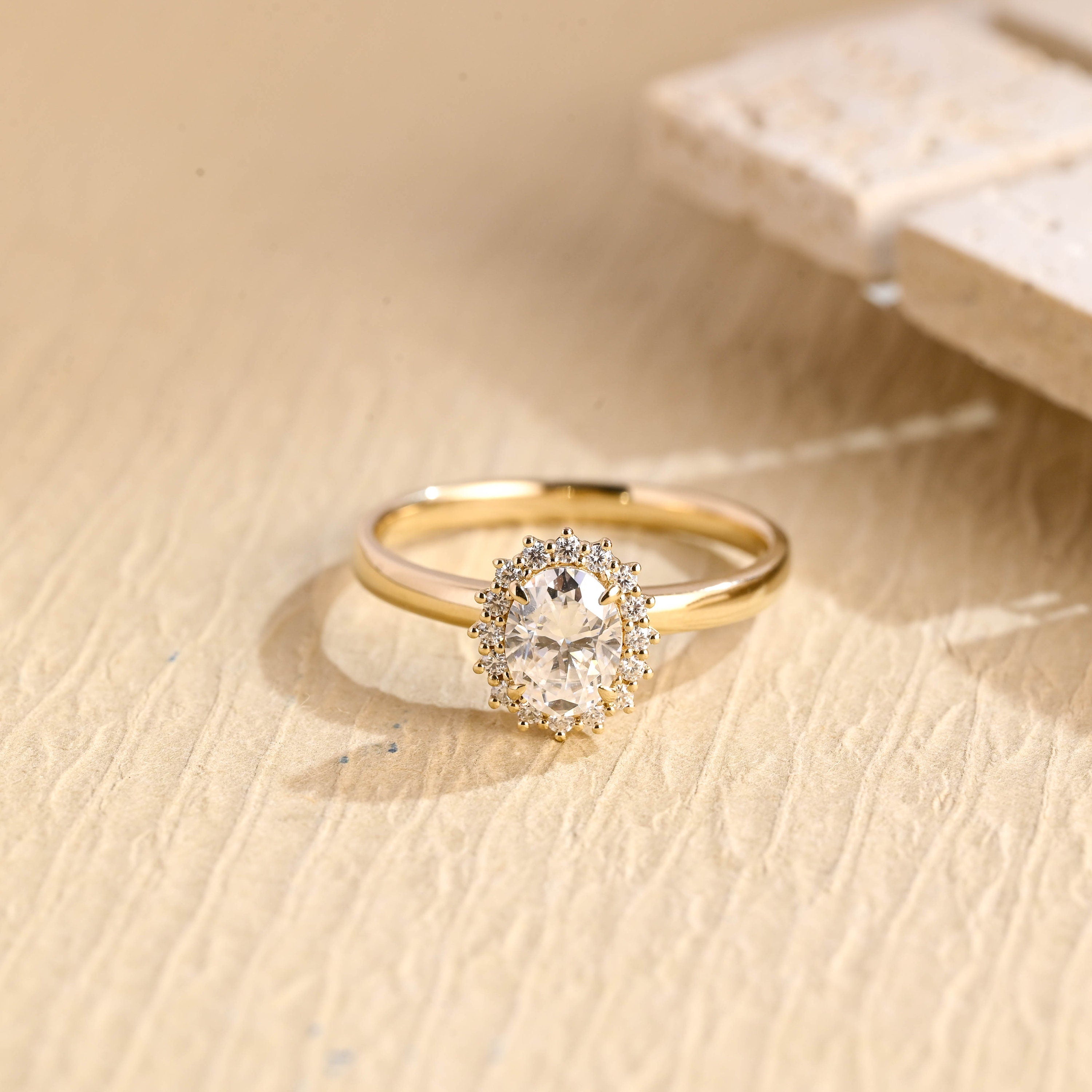 1.50CT-2.50CT Oval Cut Moissanite Floral Halo Diamond Engagement