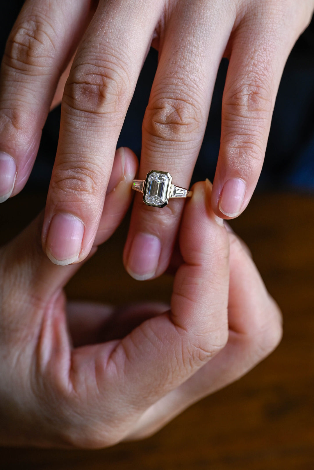 2.0CT-3.0CT Emerald Cut Moissanite Three Stone Diamond Engagement Ring