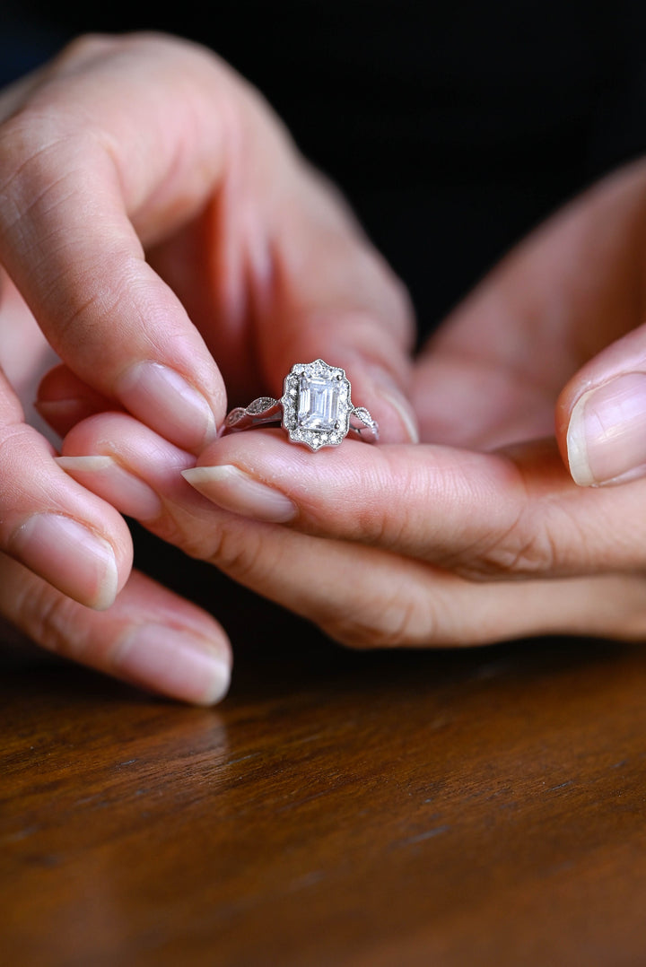 1.0CT-2.0CT Emerald Cut Moissanite Diamond Vintage Halo Engagement Ring