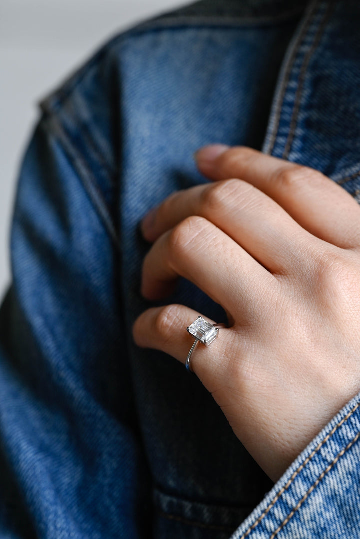 2.0CT-3.0CT Emerald Cut Moissanite Solitaire Diamond Engagement Ring