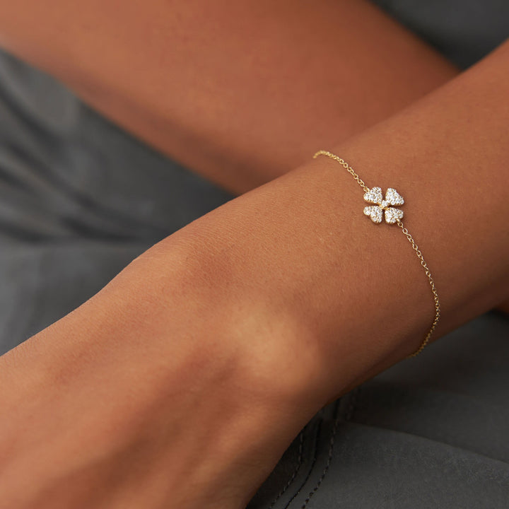 Round Cut Diamond Four Leaf Clover Bracelet for Christmas Gift