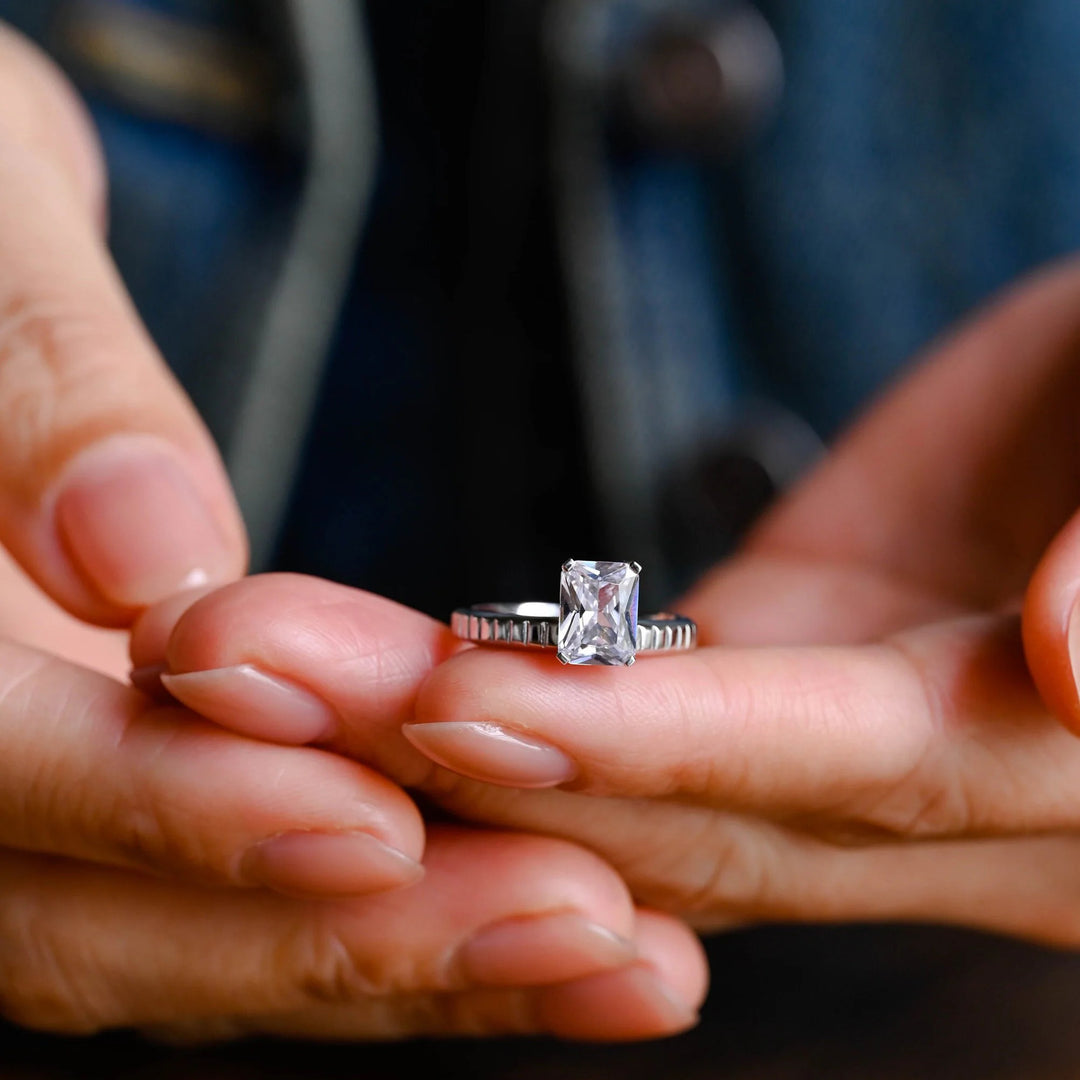 1.50CT-2.50CT Radiant Cut Moissanite Diamond Unique Solitaire Engagement Ring