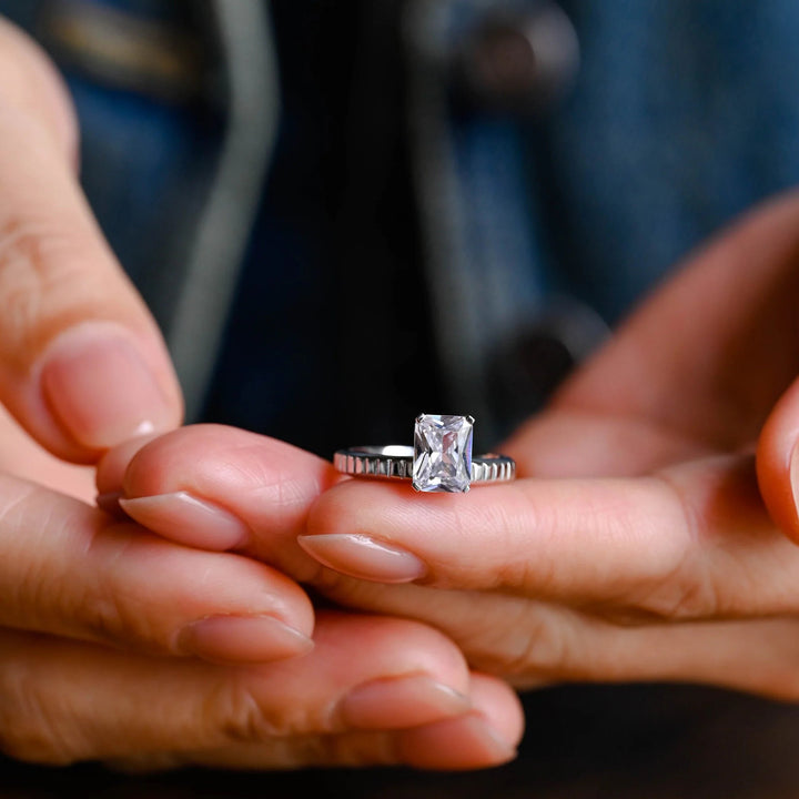 1.50CT-2.50CT Radiant Cut Moissanite Diamond Unique Solitaire Engagement Ring