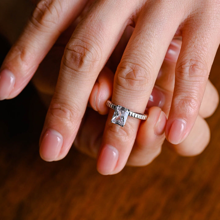 1.50CT-2.50CT Radiant Cut Moissanite Diamond Unique Solitaire Engagement Ring