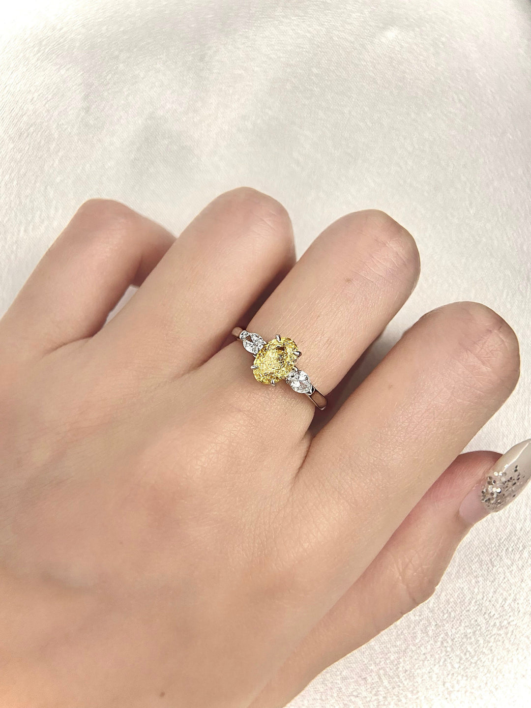 1.50CT-2.50CT Fancy Yellow Oval Cut Moissanite Three Stone Diamond Engagement Ring