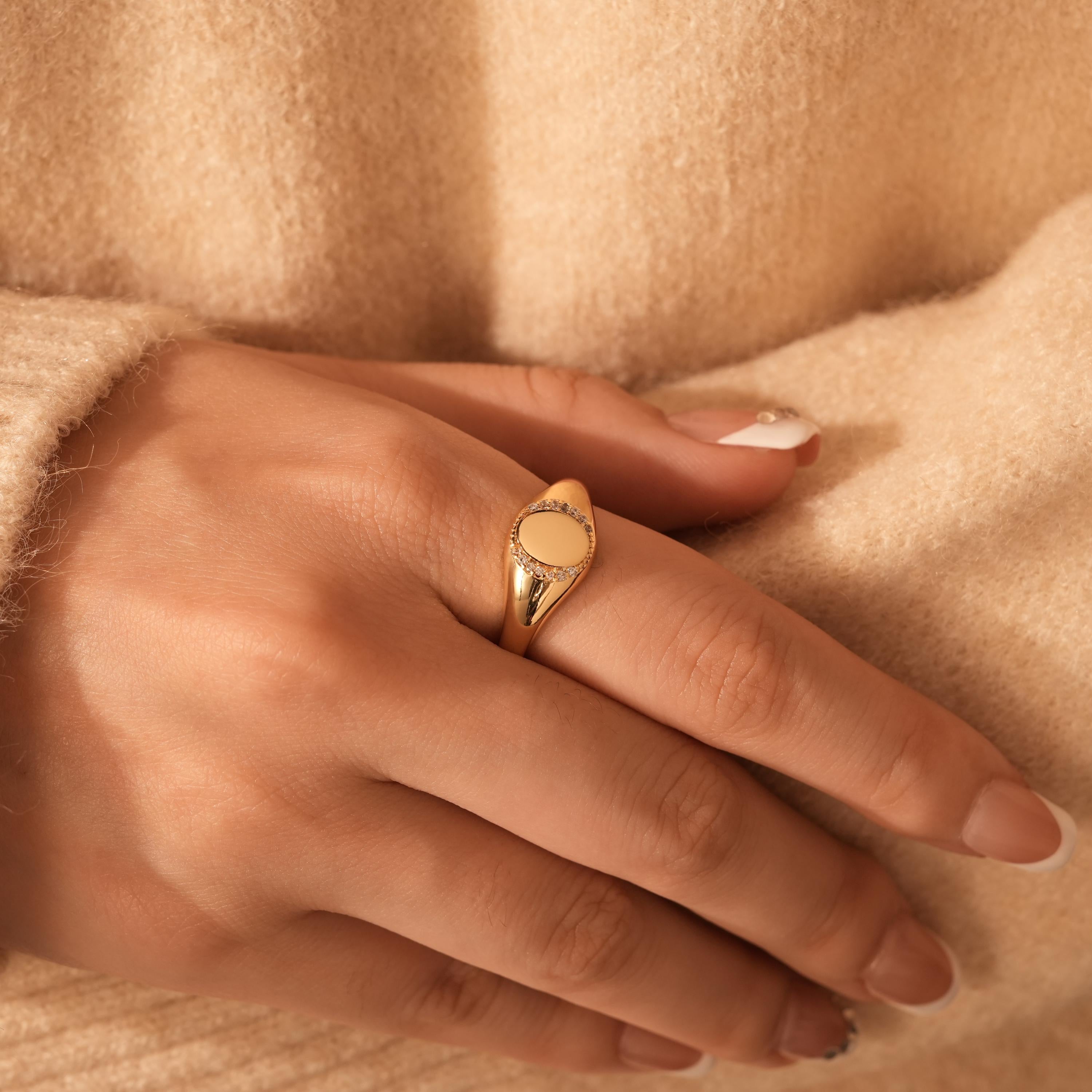 アクセサリー HENSON-ENGRAVED OVAL SIGNET RING Oval Signet Ring, Yellow Gold – Jens Hansen