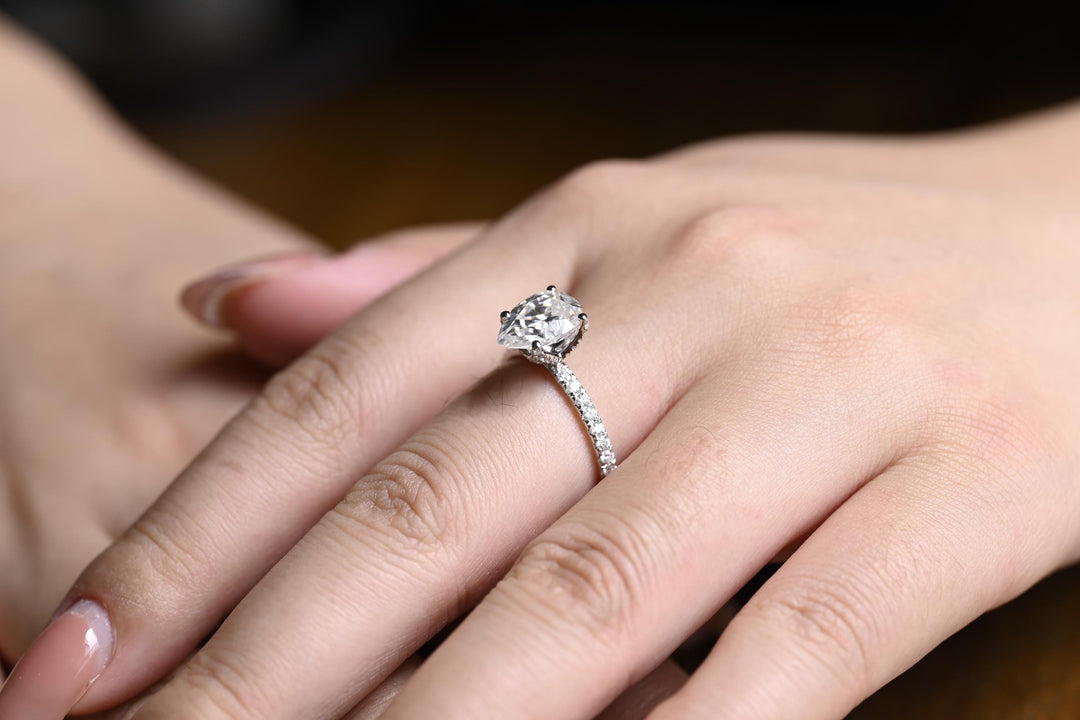 2.0CT-3.0CT Pear Cut Moissanite Unique Diamond Engagement Ring