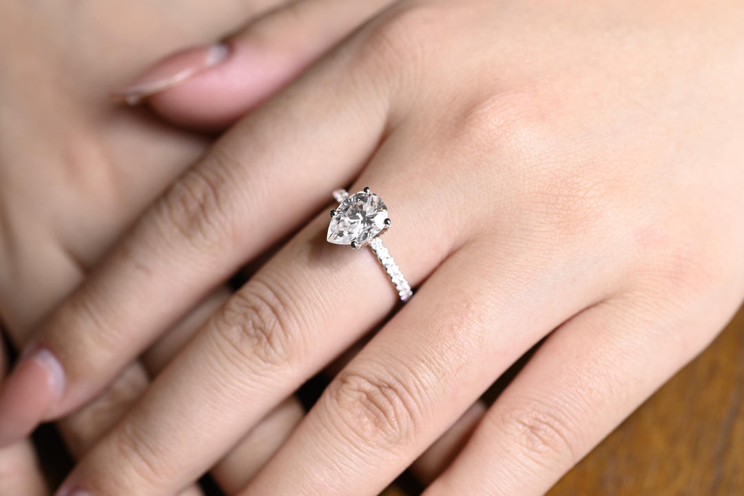 2.0CT-3.0CT Pear Cut Moissanite Unique Diamond Engagement Ring