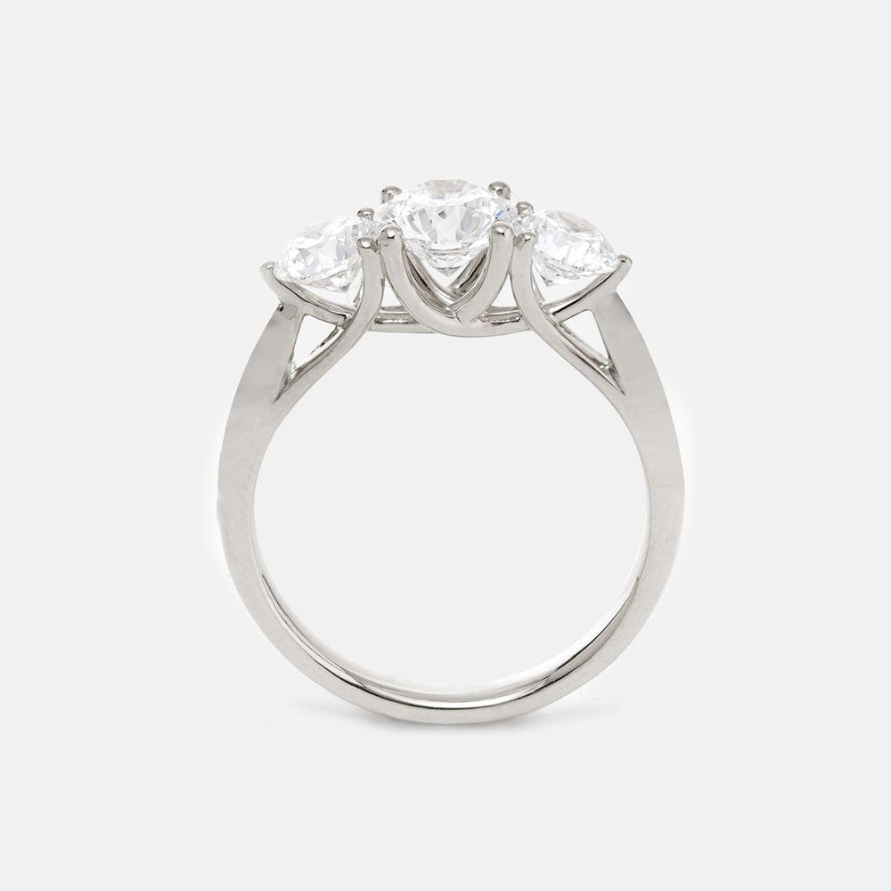 round diamond ring
engagement ring
diamond engagement ring
round cut diamond
round brilliant diamond
bridal ring
wedding ring
engagement ring ideas