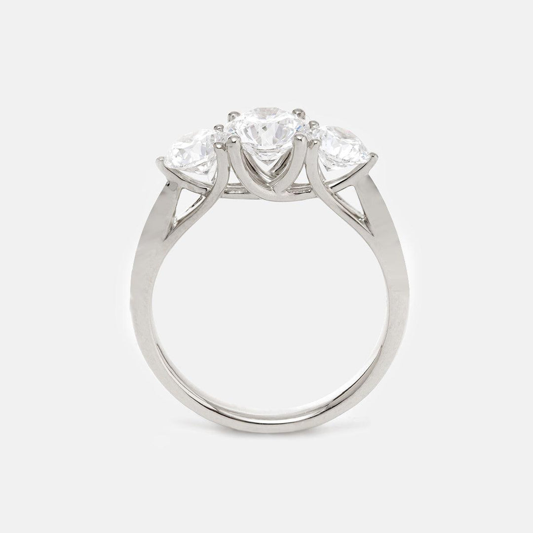round diamond ring
engagement ring
diamond engagement ring
round cut diamond
round brilliant diamond
bridal ring
wedding ring
engagement ring ideas