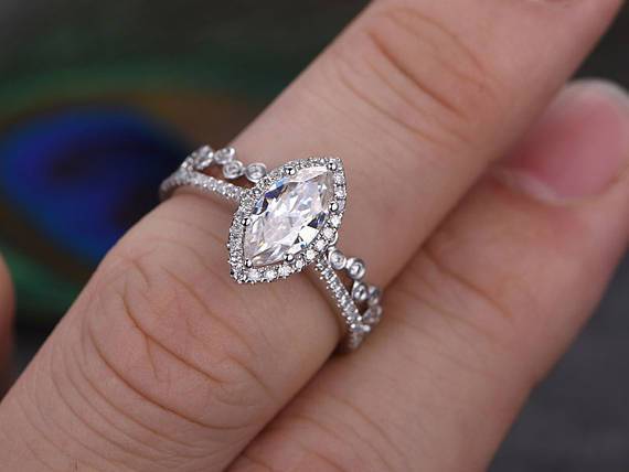 1-0-ct-marquise-cut-halo-moissanite-bridal-ring-set