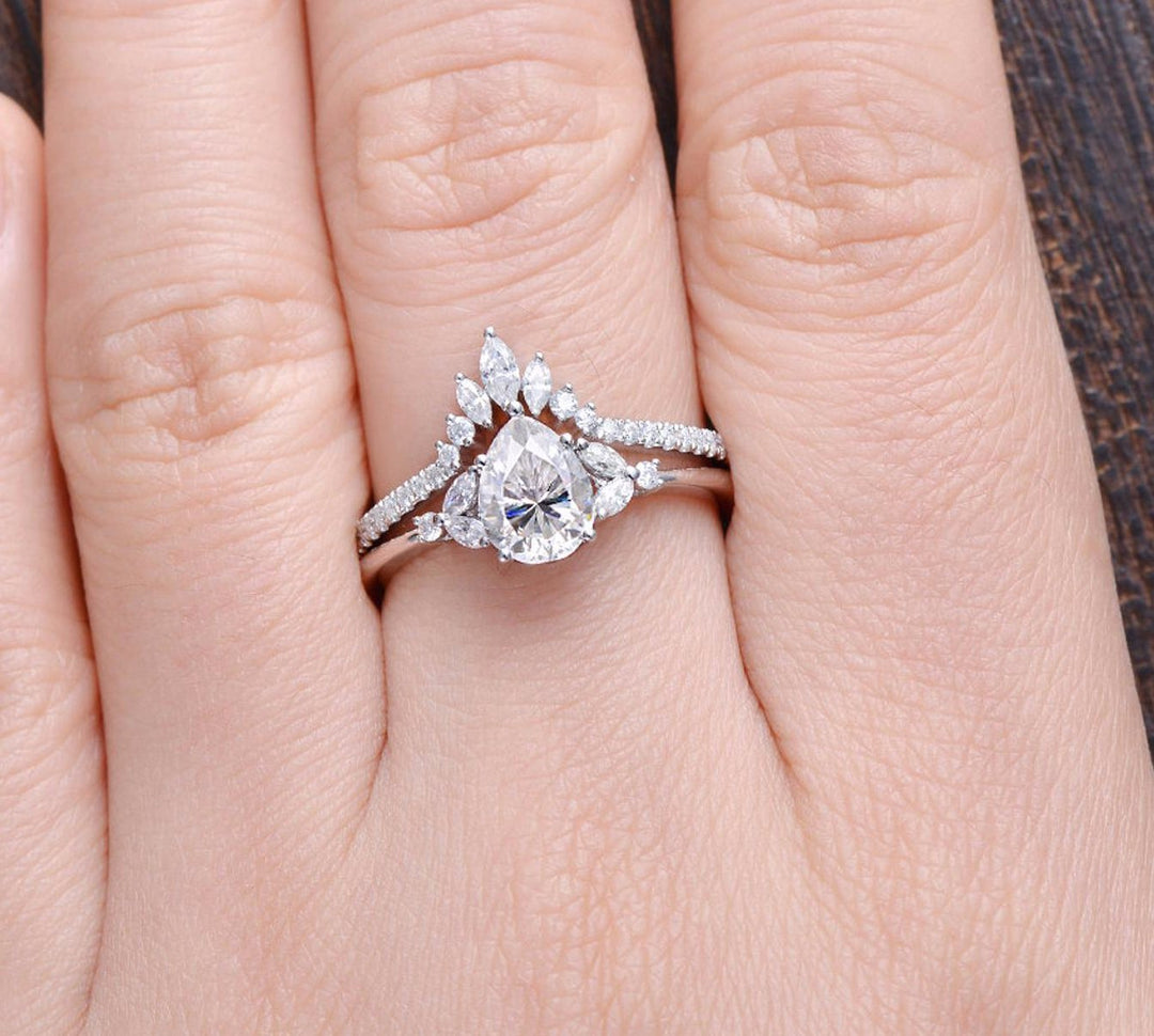 pear-cluster-moissanite-bridal-ring-set