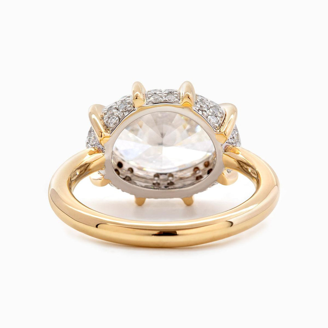 GIA certified oval, IGI certified diamond, sphere setting ring, pavé encrusted head, statement engagement ring, artisanal jewelry, custom oval ring, white gold oval, yellow gold pavé, rose gold engagement ring, shimmering oval cut, elegant oval solitaire, large oval diamond, brilliant cut oval, luxury jewelry design, 
