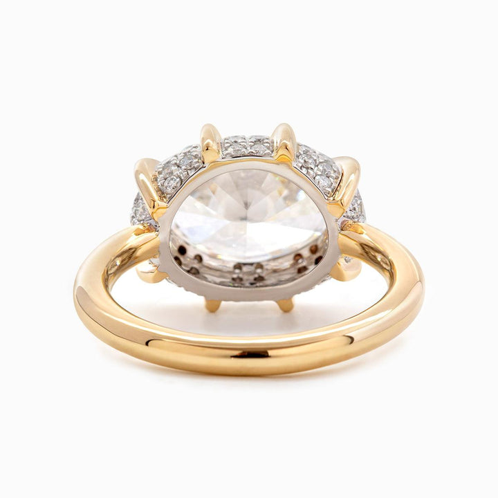 GIA certified oval, IGI certified diamond, sphere setting ring, pavé encrusted head, statement engagement ring, artisanal jewelry, custom oval ring, white gold oval, yellow gold pavé, rose gold engagement ring, shimmering oval cut, elegant oval solitaire, large oval diamond, brilliant cut oval, luxury jewelry design, 