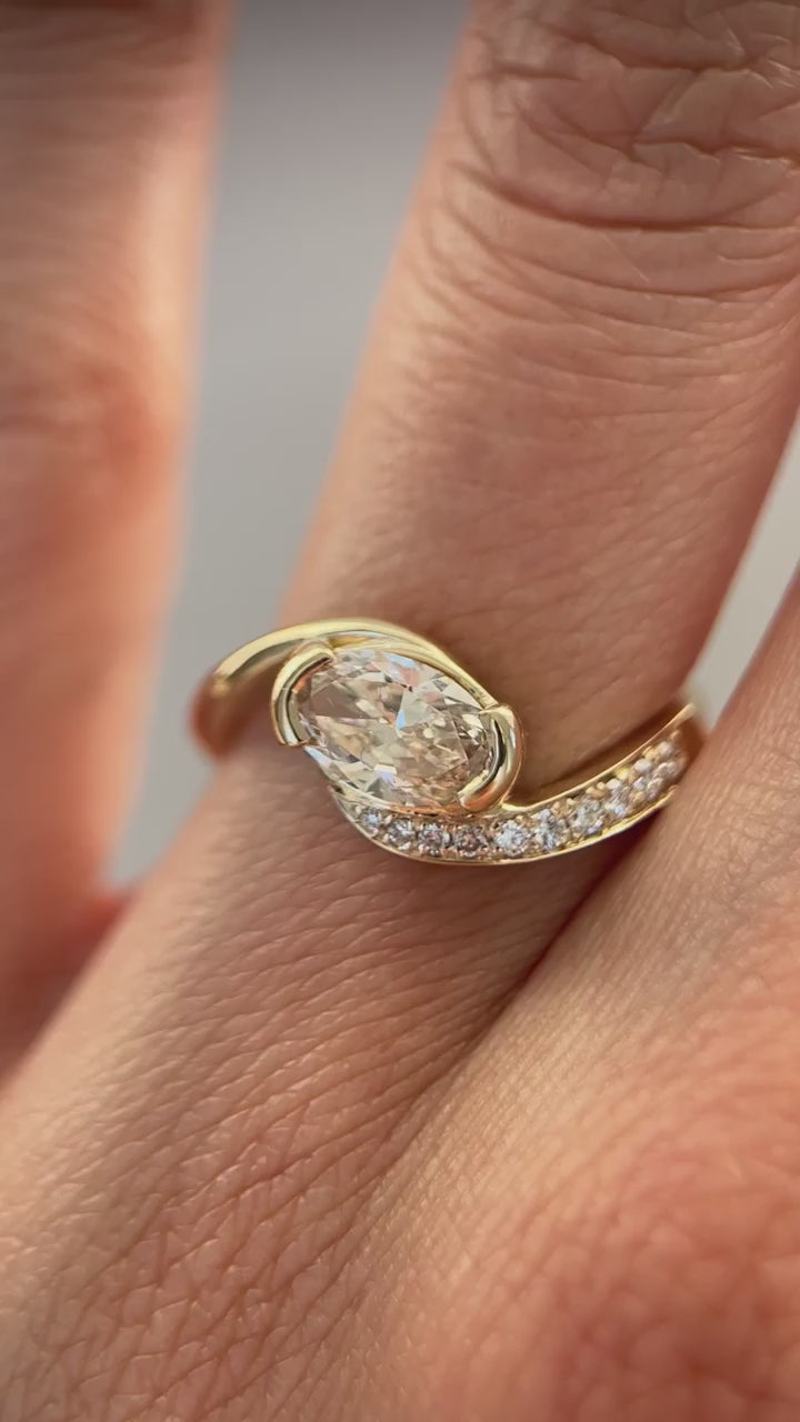 1.0CT-2.0CT Oval Cut Moissanite Unique Pave Diamond Engagement Ring