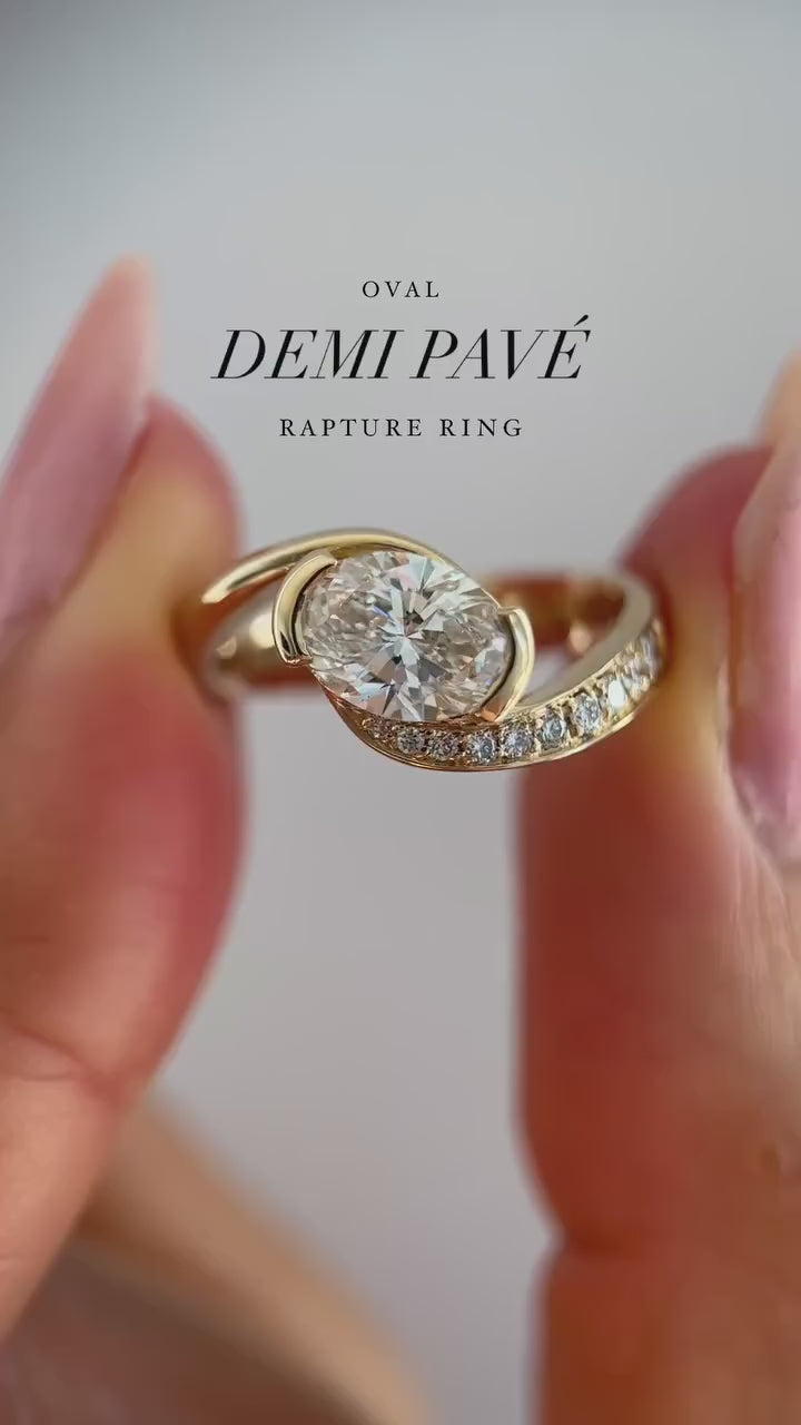 1.0CT-2.0CT Oval Cut Moissanite Unique Pave Diamond Engagement Ring
