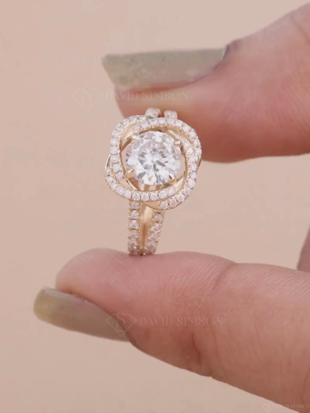 0.50CT-1.50CT Round Cut Moissanite Flower Halo Diamond Engagement Ring