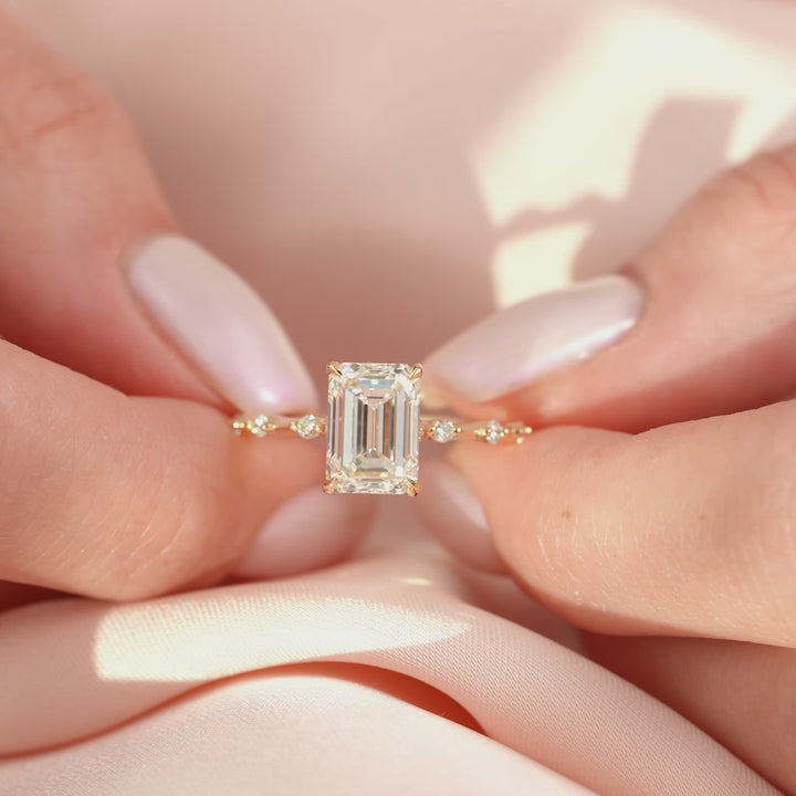 3.0CT-5.0CT Emerald Cut Moissanite Diamond Solitaire Engagement Ring
