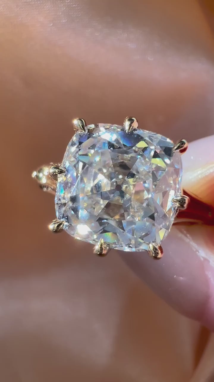 2.50ct-3.50ct Old Mine Cushion Cut Diamond 8 Prongs Crown Basket Engagement Ring