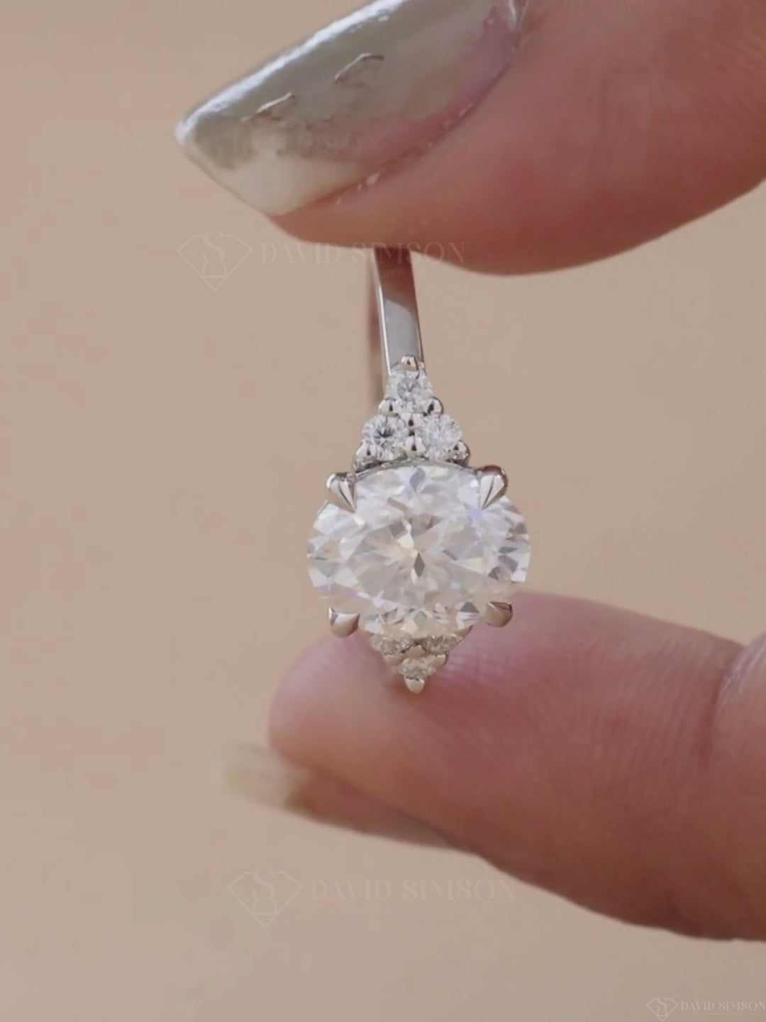 2.50CT-3.50CT Oval Cut Moissanite Cluster Diamond Engagement Ring