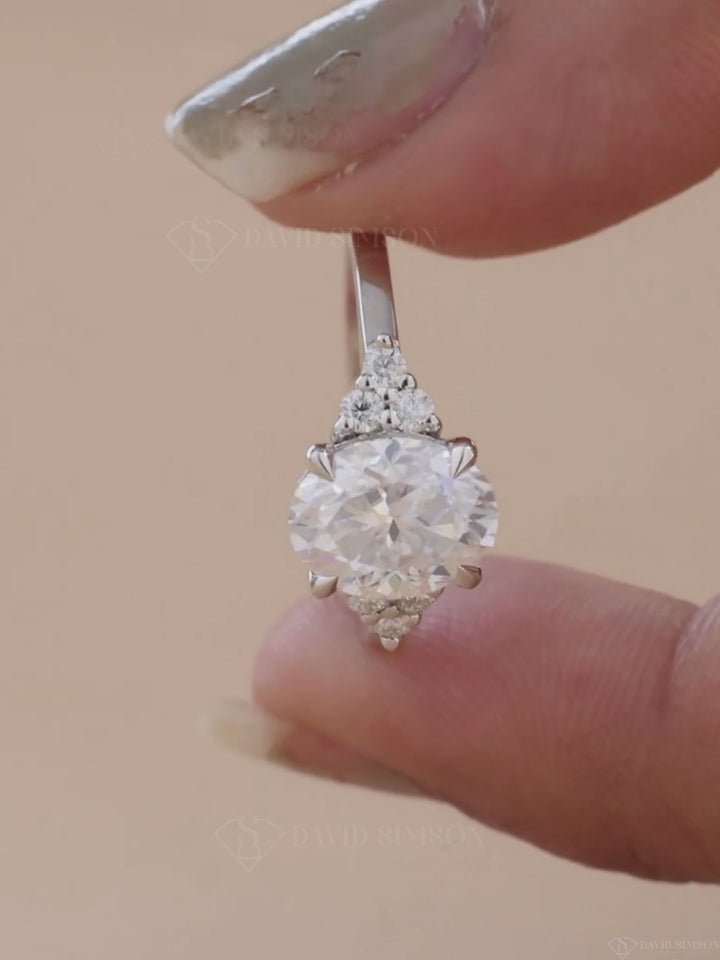 2.50CT-3.50CT Oval Cut Moissanite Cluster Diamond Engagement Ring