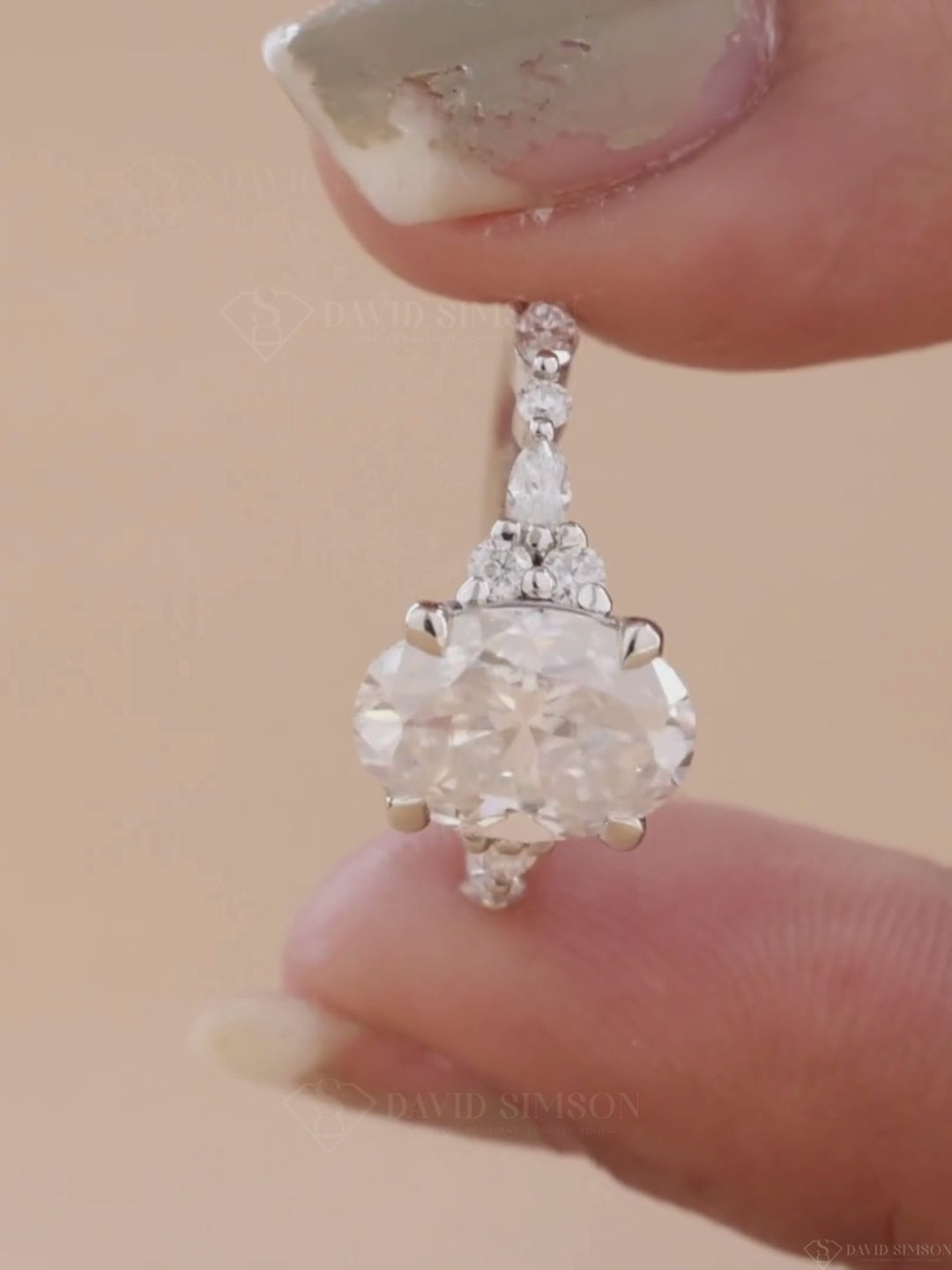 2.50CT-3.50CT Oval Cut Moissanite Cluster Diamond Engagement Ring