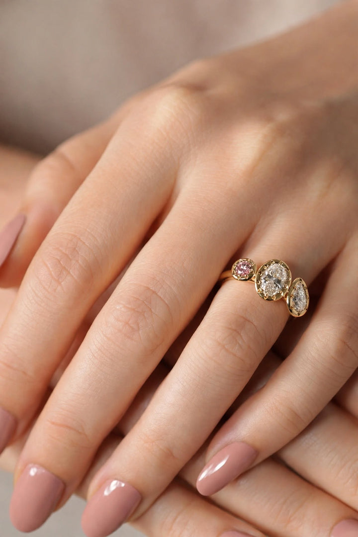 2.0CT Oval Cut Lab Grown Diamond Vintage Three Stone Toi et Moi Engagement Ring with Pink Diamond