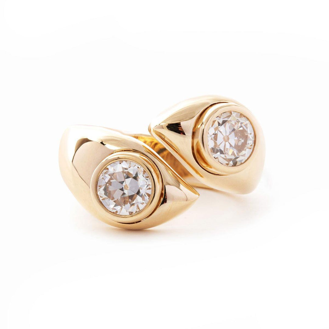 toi et moi ring
bezel engagement ring
round bezel ring
two stone ring
engagement ring