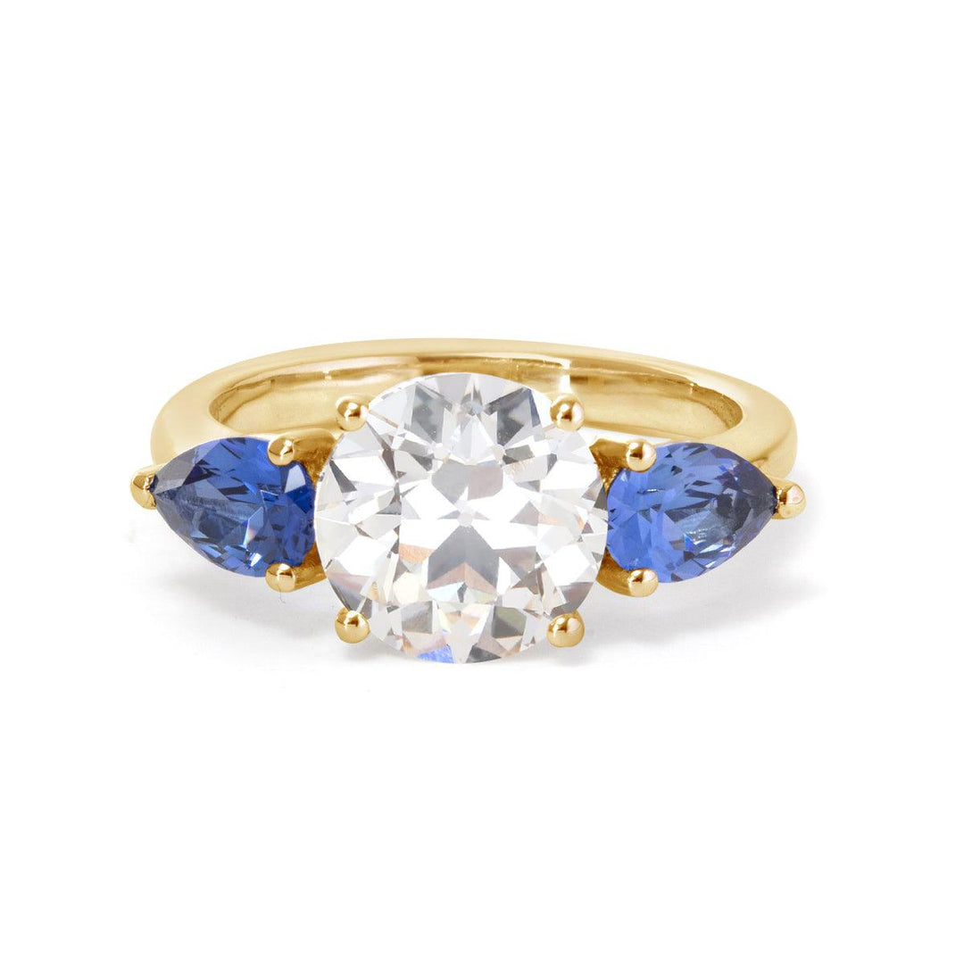 round diamond ring
three stone ring
engagement ring
diamond engagement ring
round cut diamond
three stone engagement ring