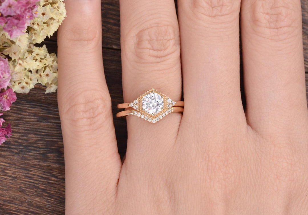 round-moissanite-bridal-ring-set