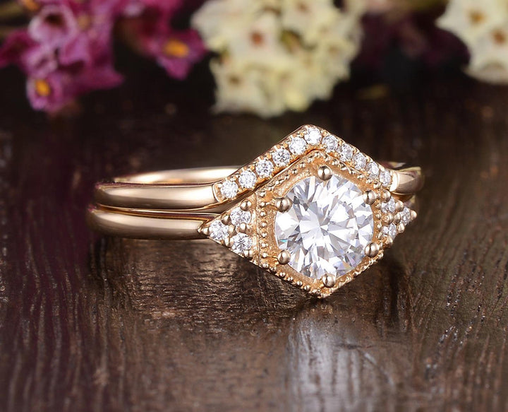 round-moissanite-bridal-ring-set