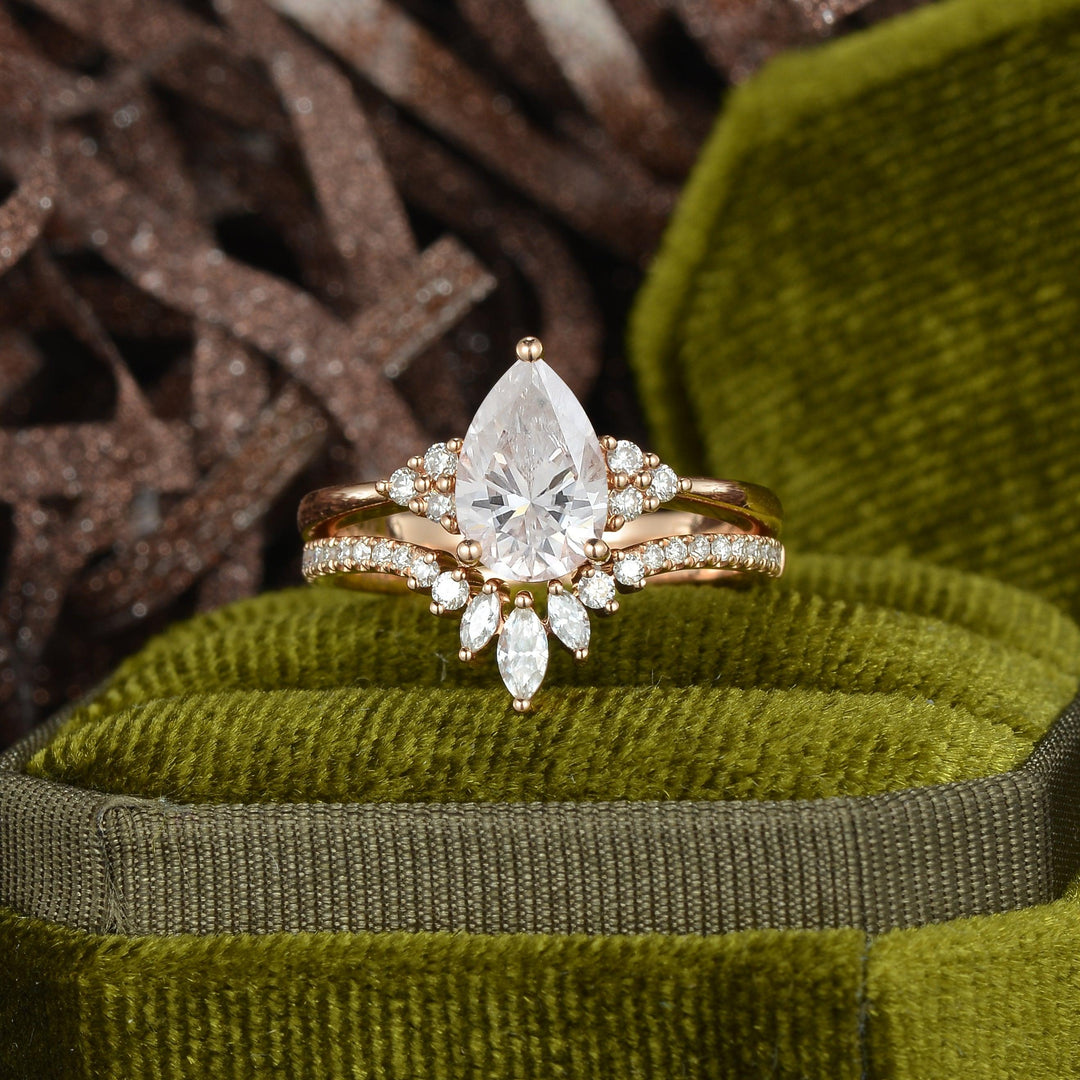 Pear Cut Moissanite Vintage Style Bridal Ring Sets in 18K