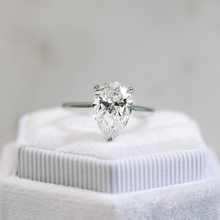 4.0ct Pear Cut Moissanite Diamond Cathedral Solitare Engagement Ring