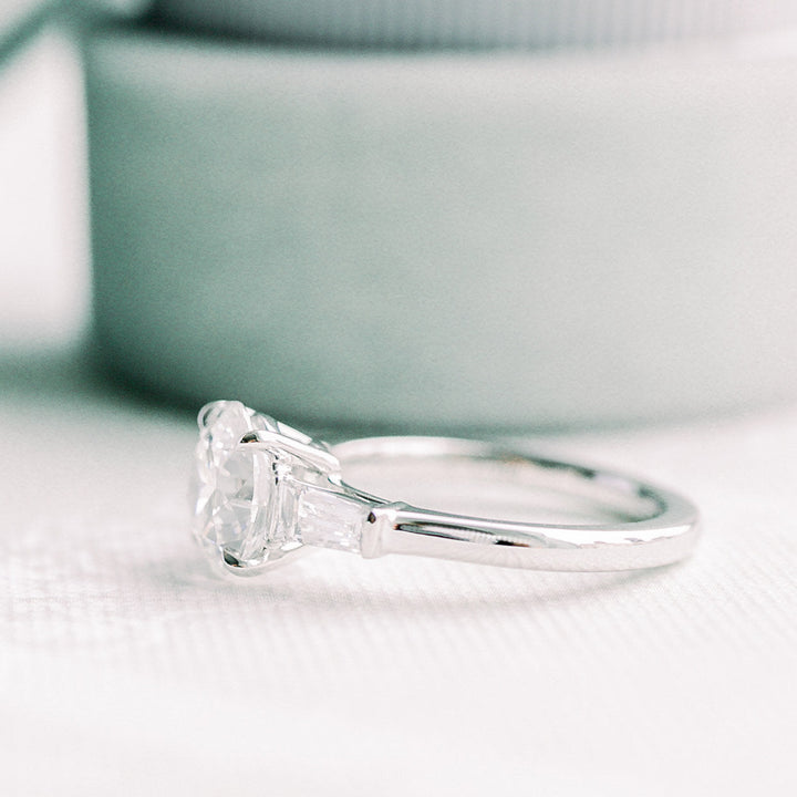 2.0CT Round Brilliant Cut Moissanite Baguette Diamond Three Stone Engagement Ring