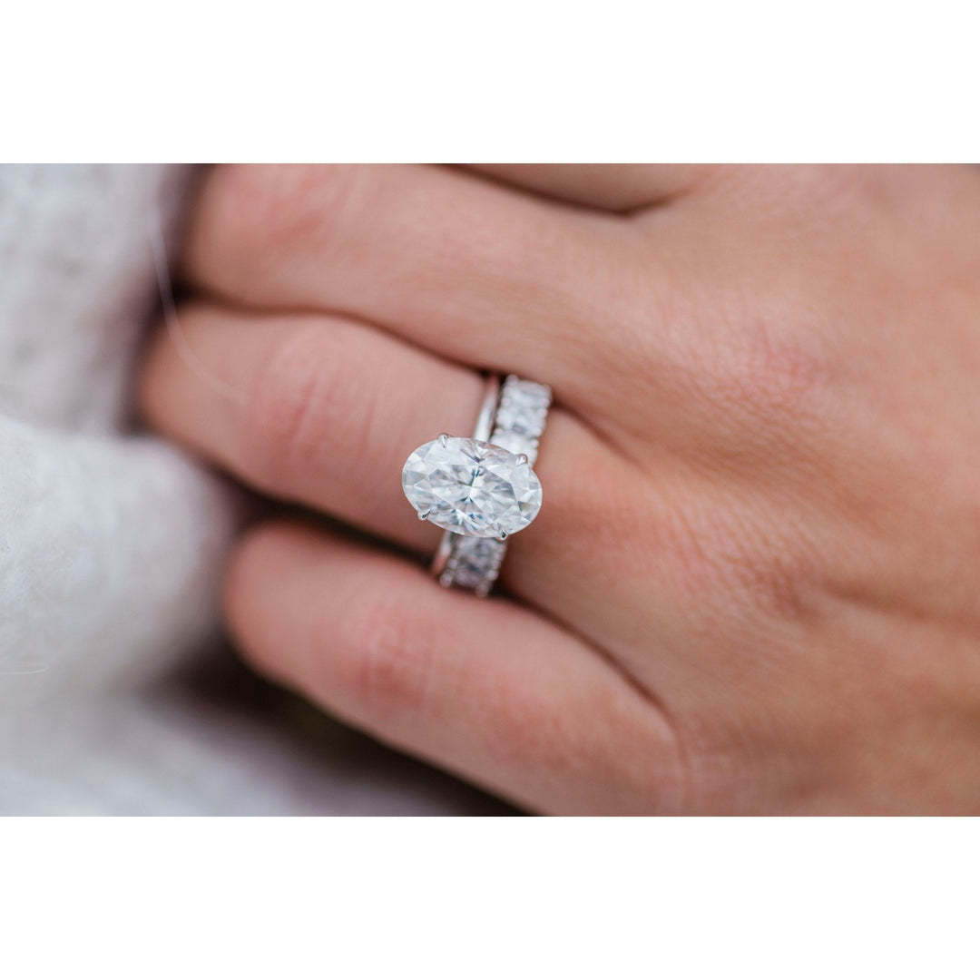 4.0CT Oval Cut 4 Prongs Moissanite Solitaire Engagement Ring