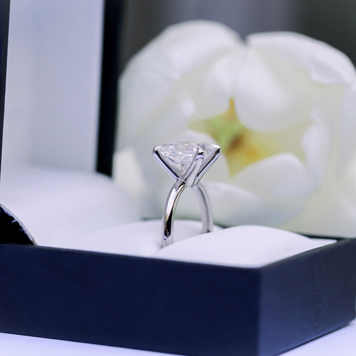 2.75ct Cushion Cut Moissanite Diamond Classic Solitare Engagement Ring