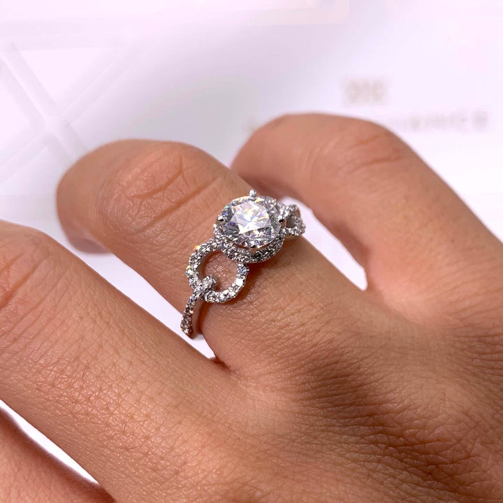 1.0ct Round Cut Unique & Vintage Halo Style Moissanite Engagement Ring