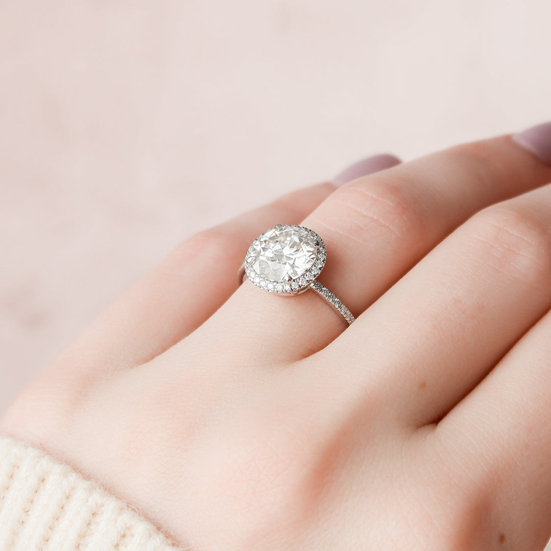 3.0CT Round Cut Halo Moissanite Diamond Engagement Ring